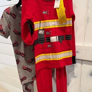 Old Navy Red and Black Pajama Top